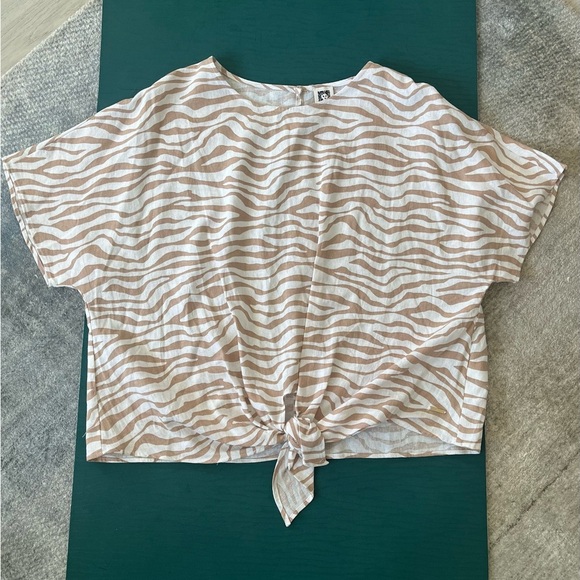 Anne Klein Animal Print Top Linen Blend Knot Front Blouse Size XL NWOT Tan White - Picture 1 of 8